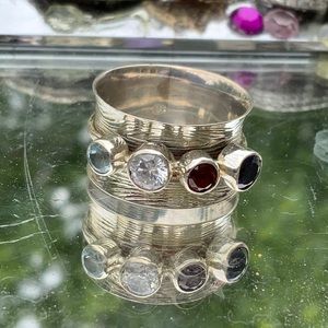 BOUTIQUE GARNET, ADVENTURINE, ZIRCON & TOPAZ 925